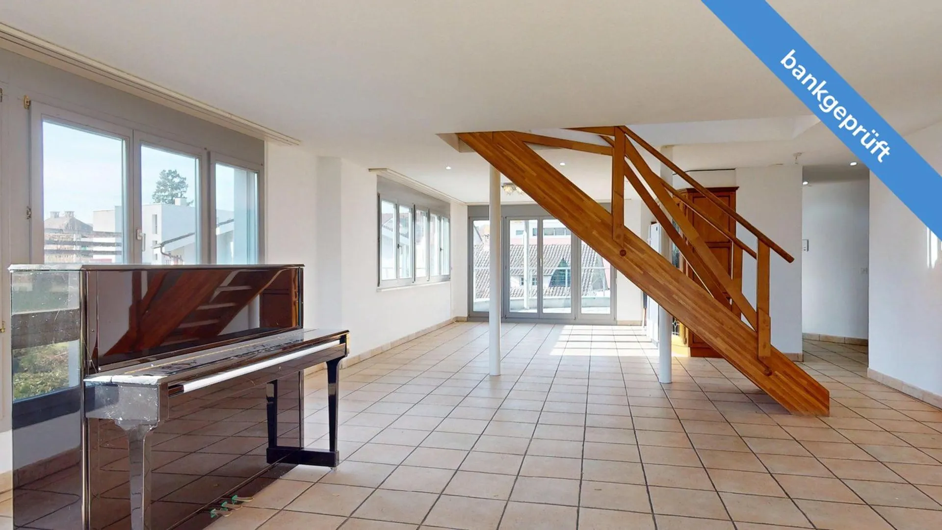 AgentSelly - Lichtdurchflutetes Wohnen mit Dachterrasse