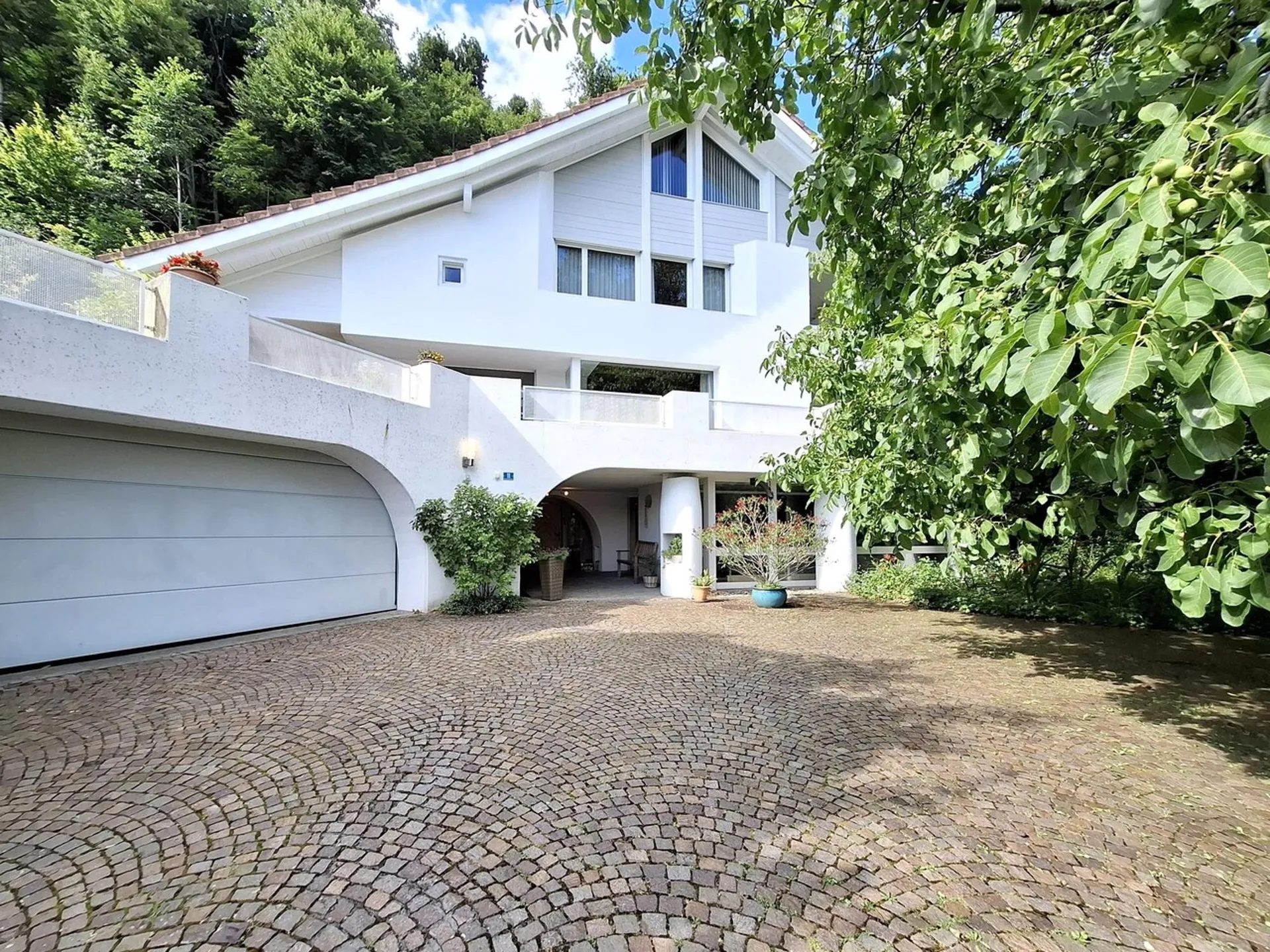 Wohnen mit Herz und Charakter - Einfamilienhaus mit Gewerberaum