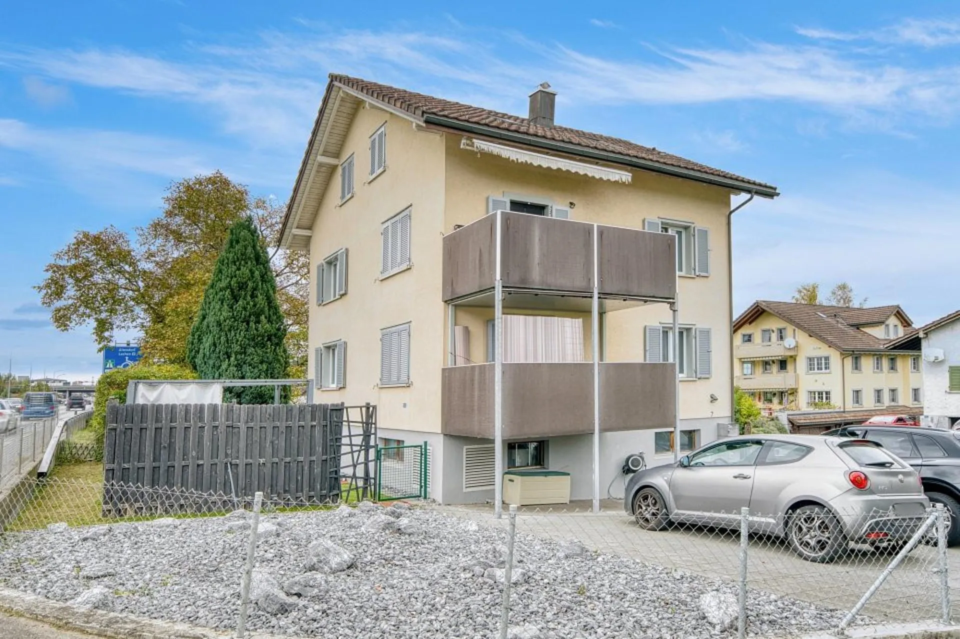 Mehrfamilienhaus